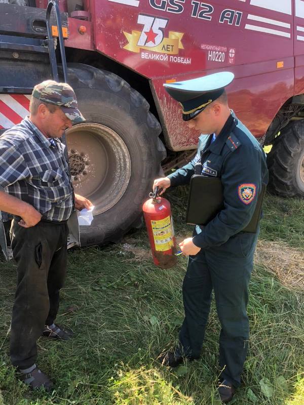 Работники Климовичского РОЧС проводят рейды во время уборочной