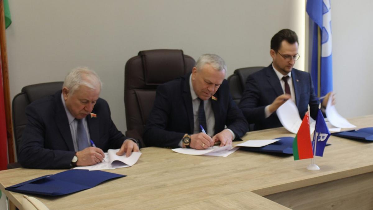 Трехстороннее соглашение о совместной работе подписали крупнейшие общественные организации Могилевщины