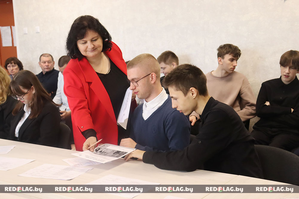 Лесники, продавцы, культработники: молодежная ярмарка вакансий прошла в Краснополье