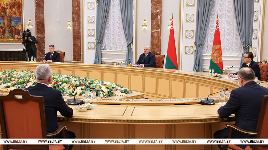 Александр Лукашенко: "Мир - это сверхценность для всех народов, и нам важно сберечь его"