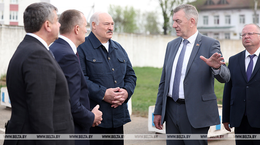 Александр Лукашенко об агросервисе в Шклове: вся страна будет копировать этот опыт