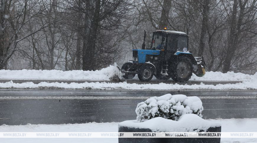 Около 80 единиц техники и почти 300 человек устраняют последствия непогоды в Могилеве