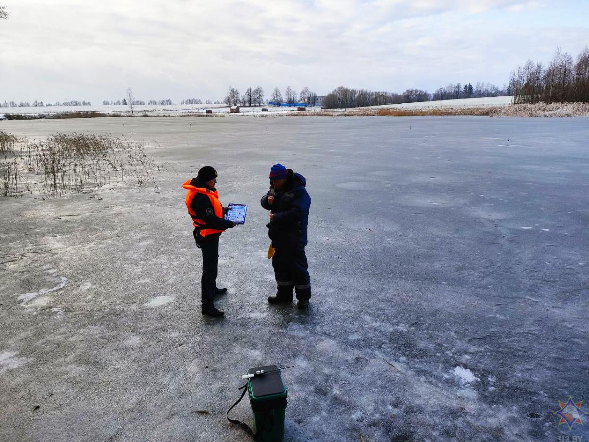 Спасатели проводят рейдовые мероприятия по водоемам