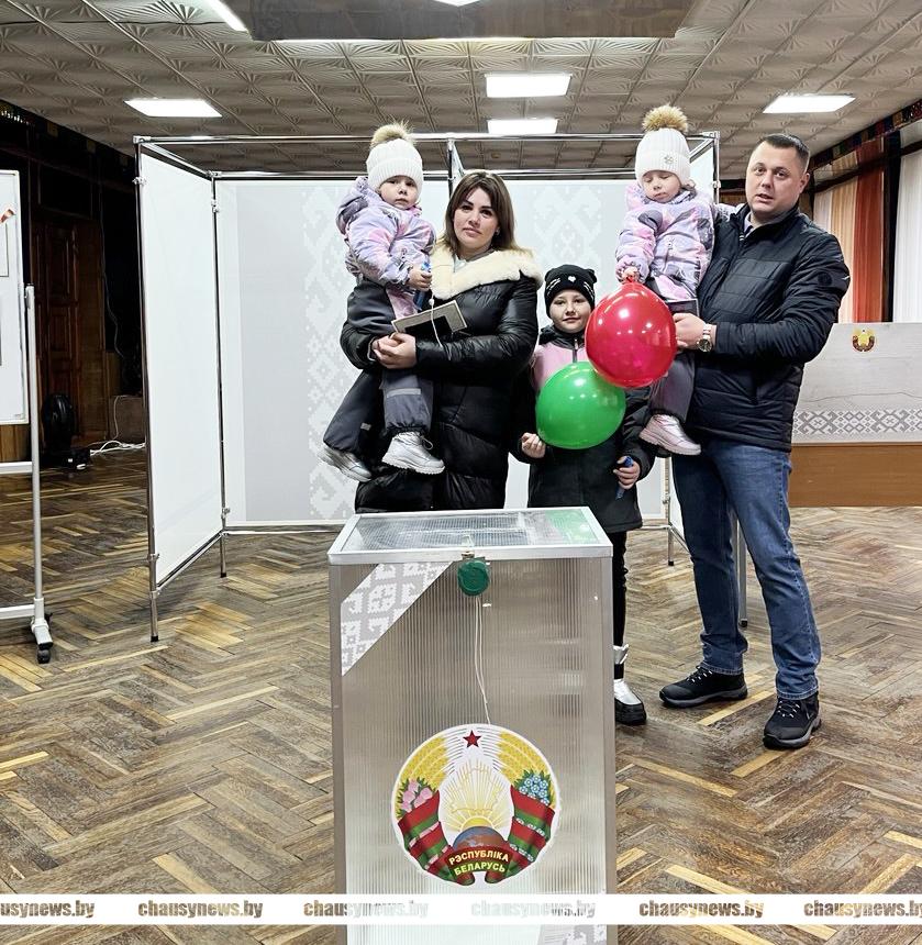 Высокая явка показывает единство народа. Как идет голосование в Чаусском районе