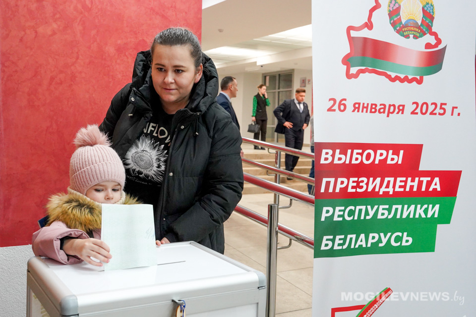 Каждый голос имеет значение. Могилевчане активно выражают свою гражданскую позицию. Фото