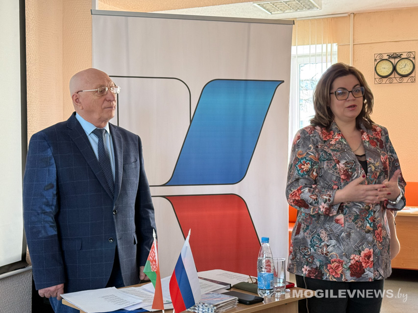 Российский поэт презентовал свое творчество в Могилеве. Фото