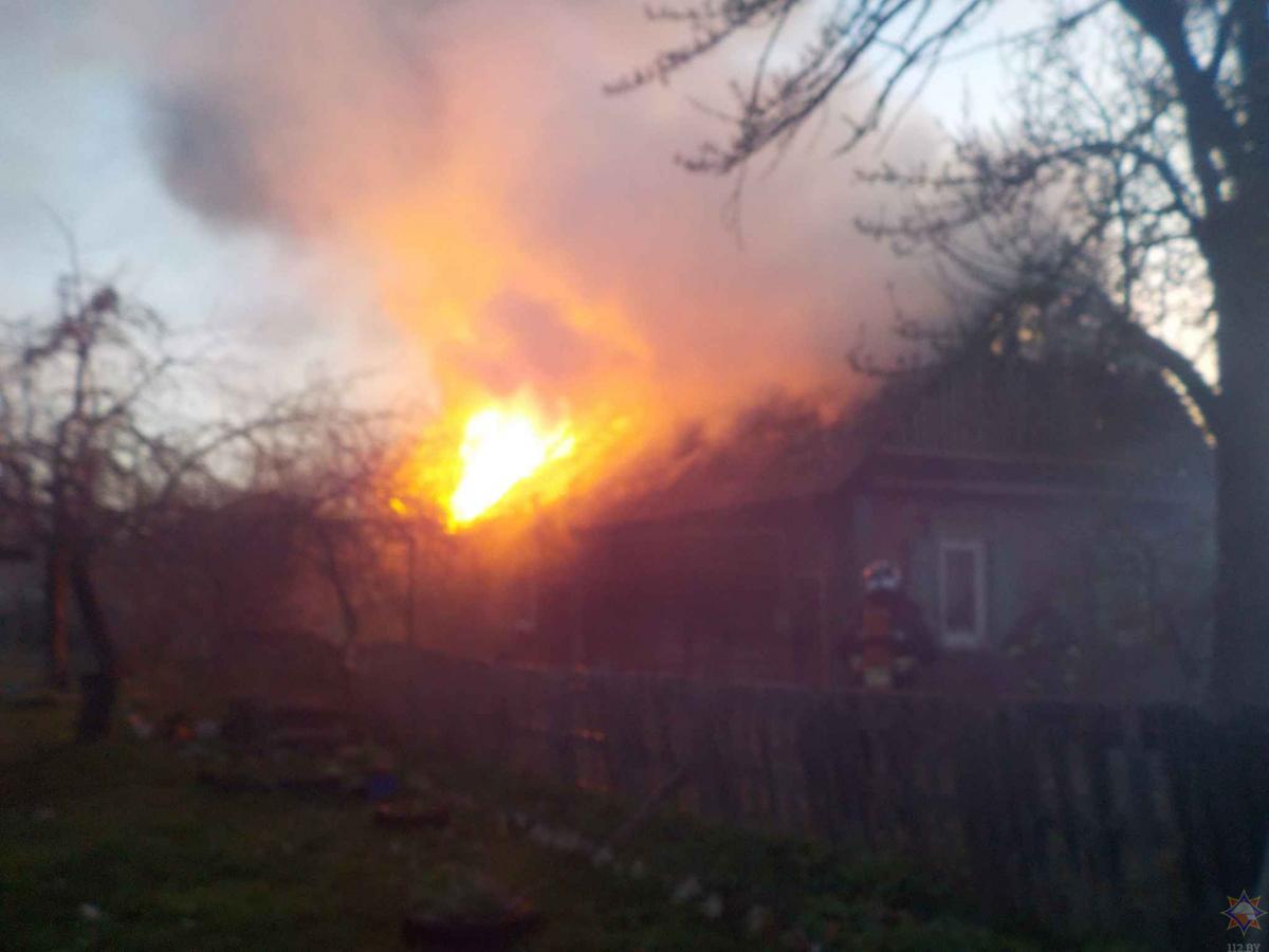 На пожаре в Бобруйске мужчина и женщина получили ожоги