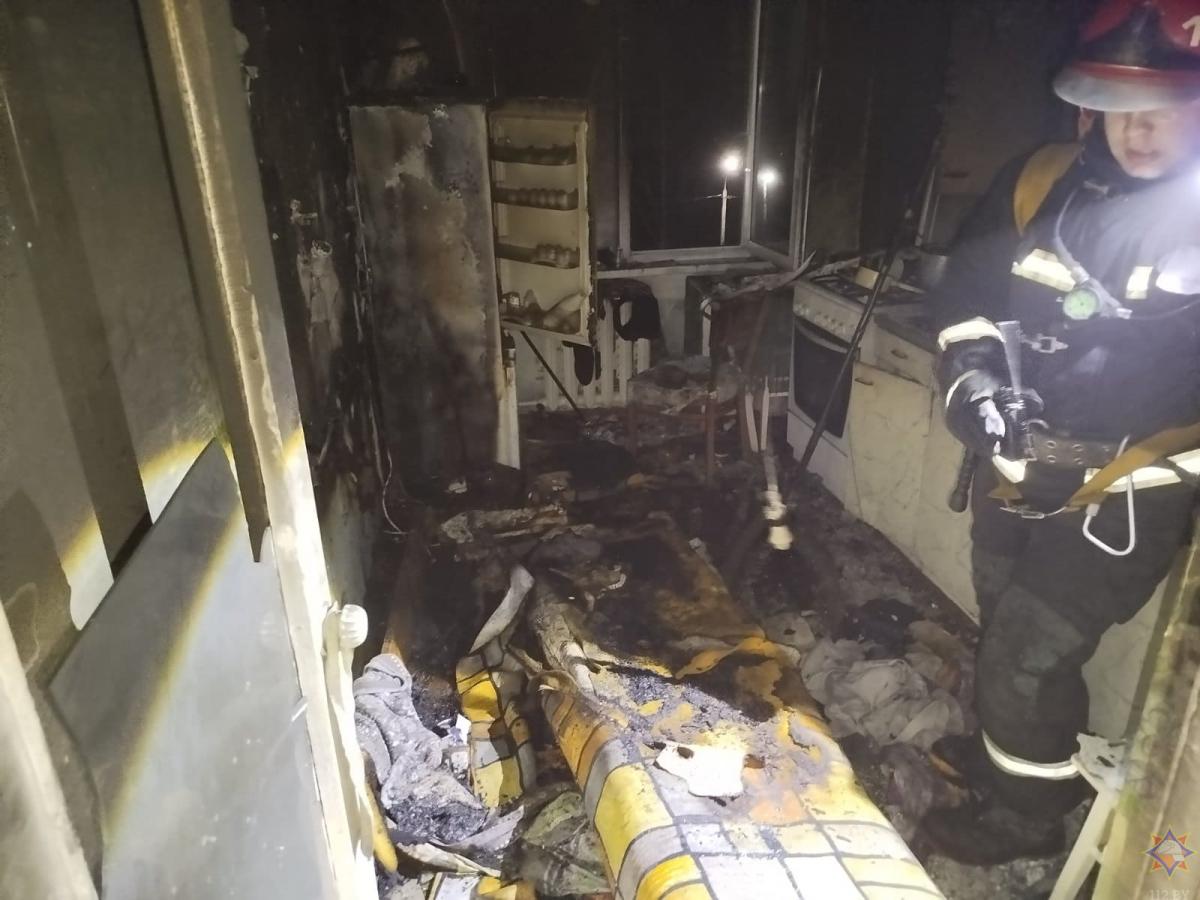 Двух пенсионерок спасли на пожаре в Костюковичах