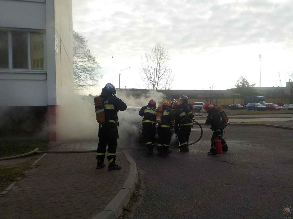 В Бобруйске горел автомобиль