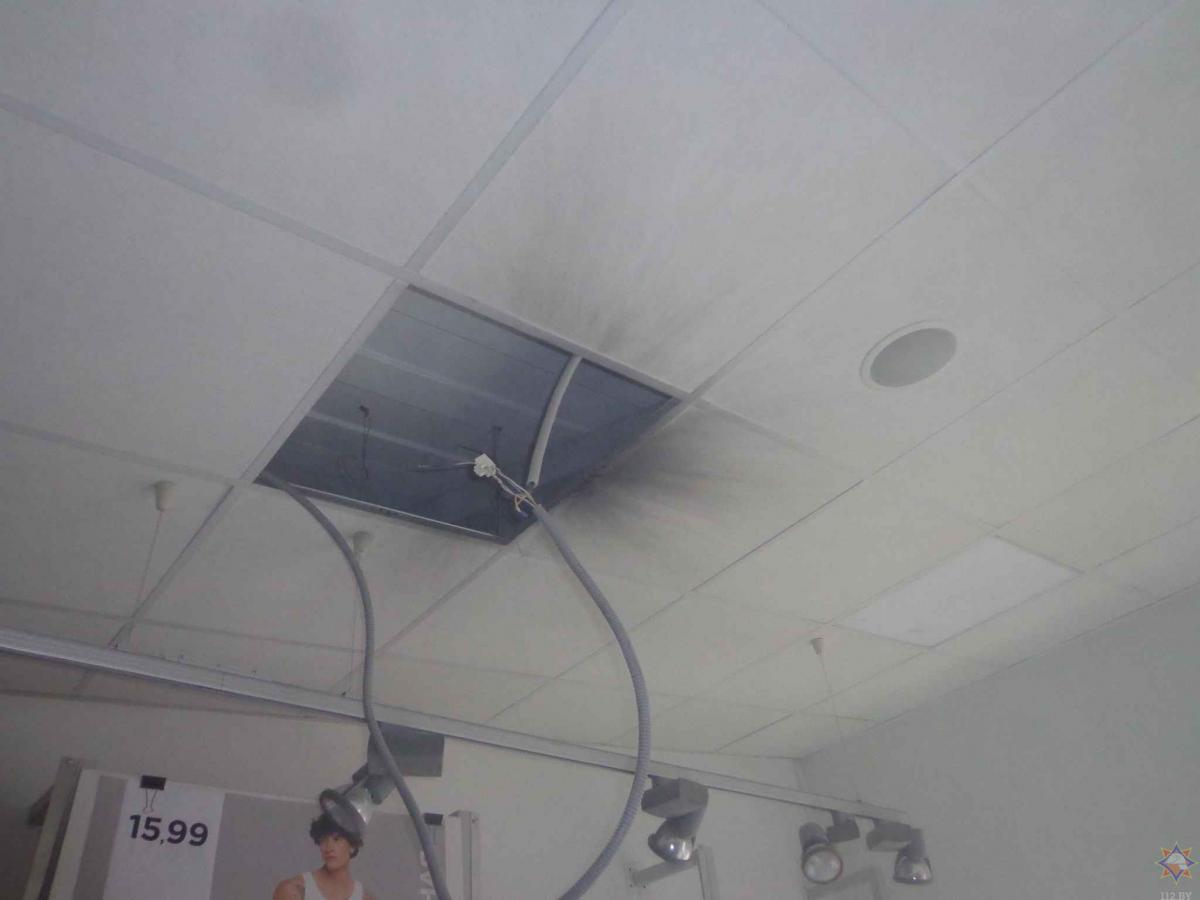 Покупатель потушил пожар в магазине «Твое» в Бобруйске