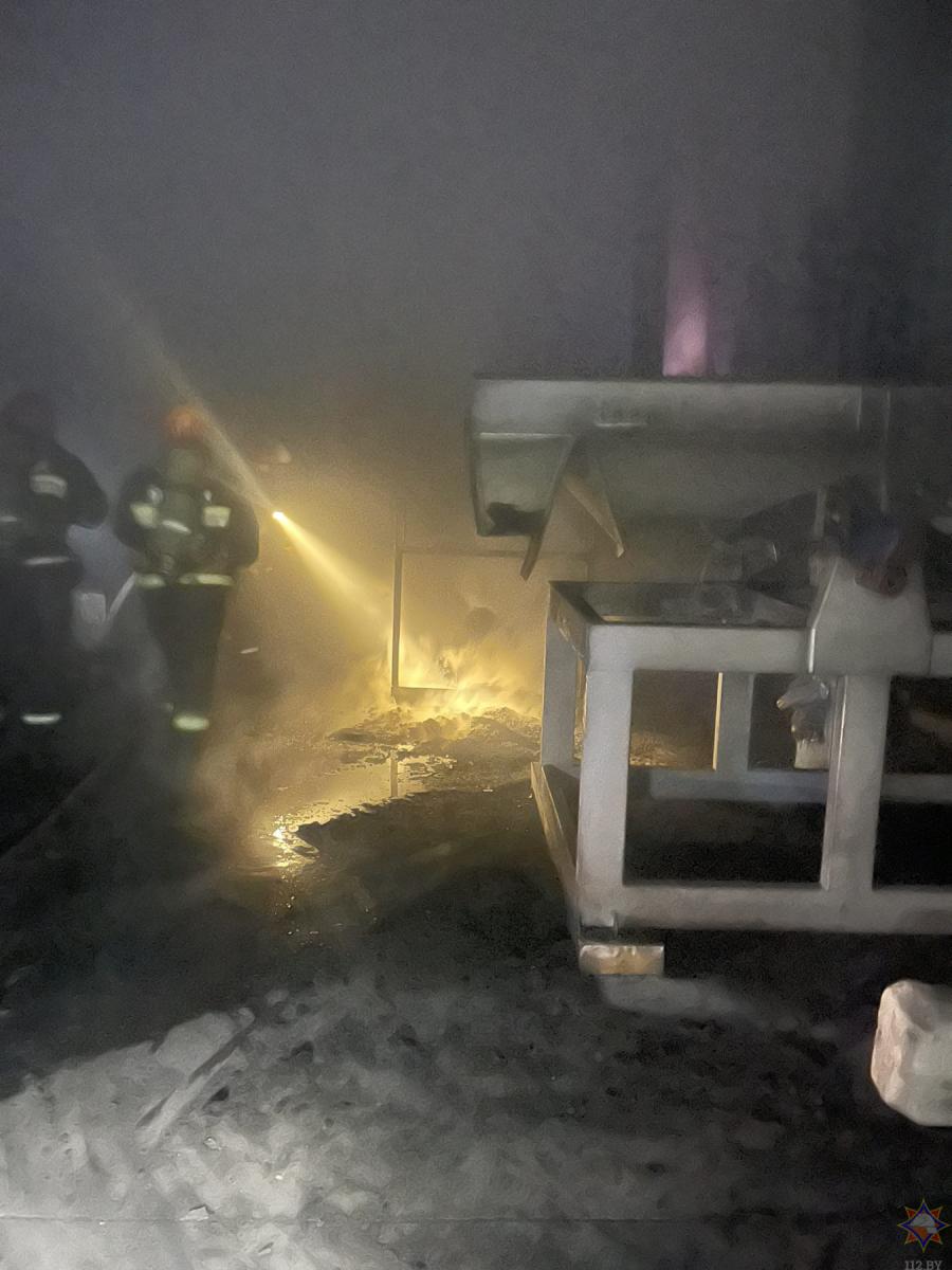 Пожар на территории ООО «Данотон» тушили в Могилеве