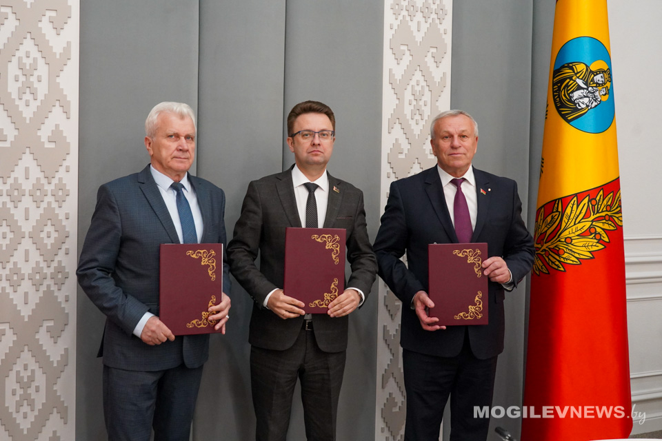 Соглашение в сфере социально-трудовых отношений подписано в Могилеве. Фото