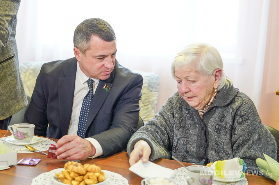Алекандр Горошкин посетил  дом сопровождаемого проживания г. Могилева в рамках республиканской акции «От всей души». Фото