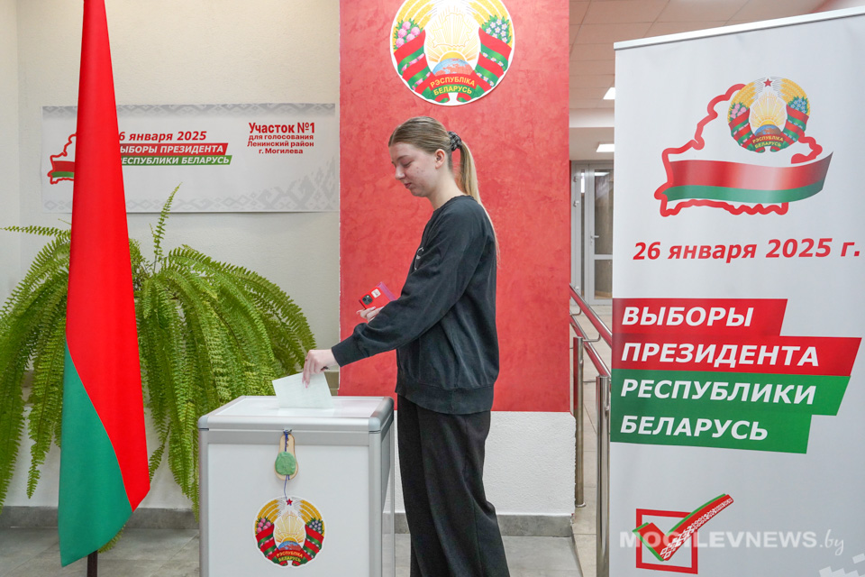Голосовала за будущее своей страны, народа! За мирное небо! Фото