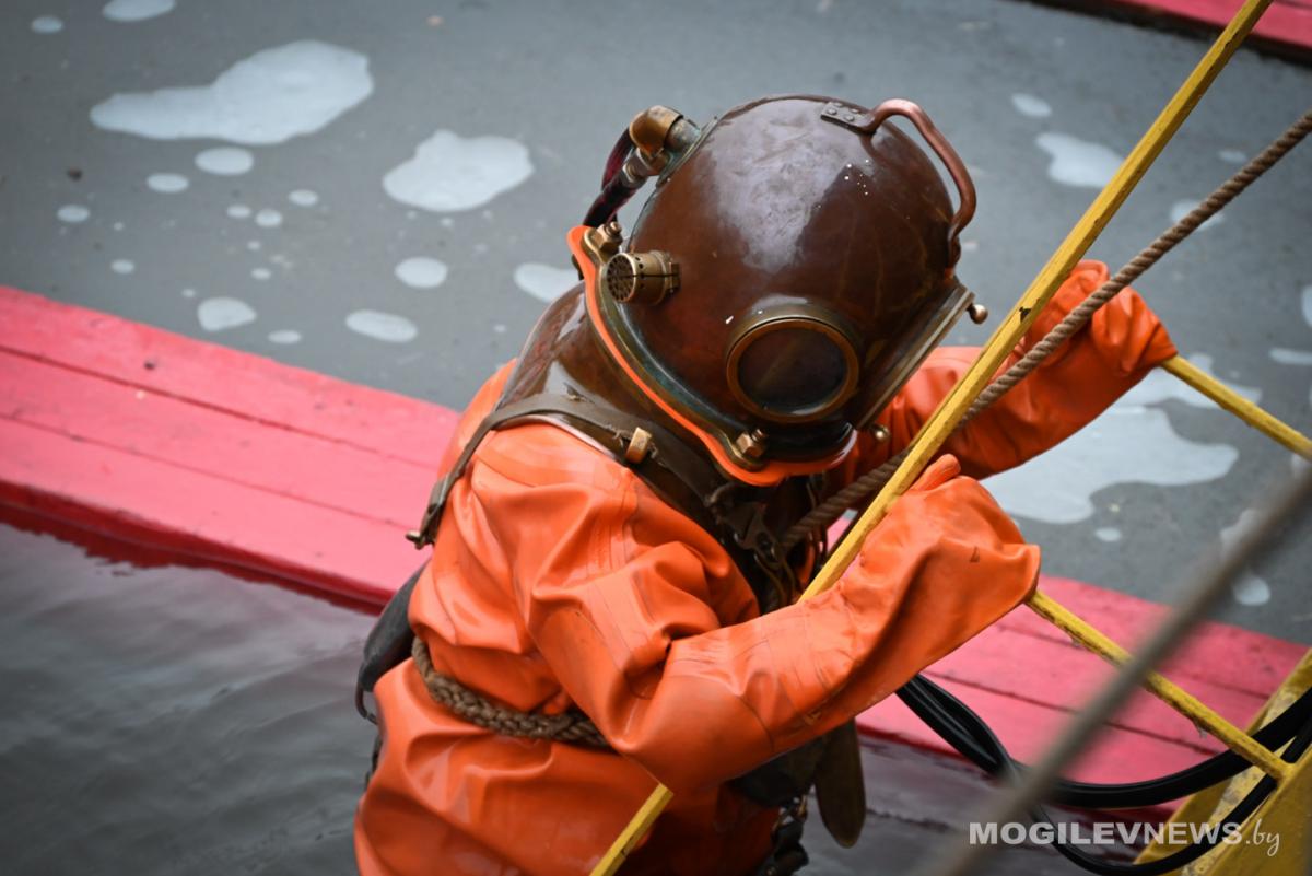 В Могилеве проходит учение военных водолазов инженерных войск Республики Беларусь