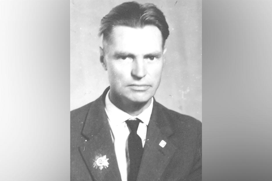 Бить врага и печатным словом, и свинцовыми пулями