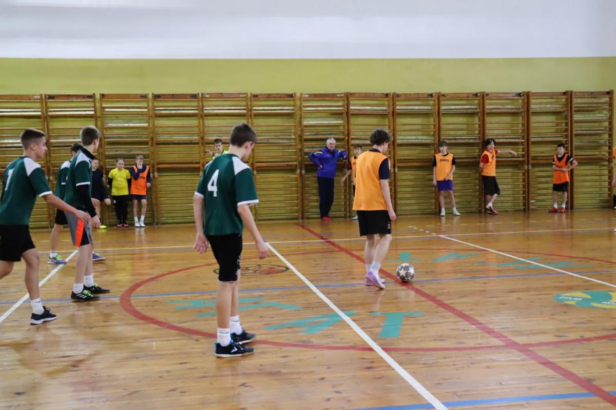 Могилевские милиционеры организовали для подростков турнир по мини-футболу