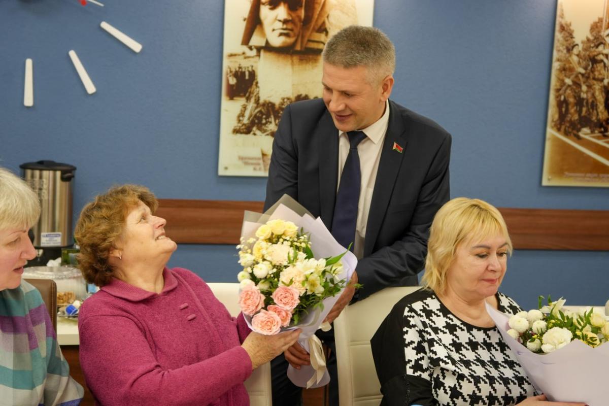 Начальник УВД встретился с семьями сотрудников, погибших при исполнении служебного долга