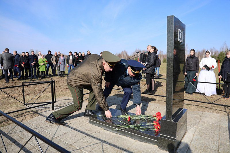 Память жертв войны почтили в деревне Боровая Костюковичского района