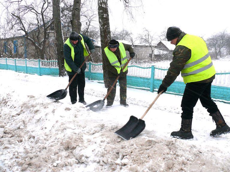 Шесть бригад из Климовичского района трудятся на объектах Бобруйских электросетей