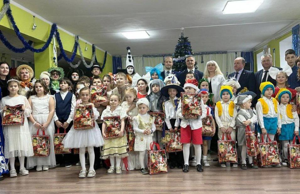 Новогодние елки, представления, экскурсии. Итоги новогодней акции «Профсоюзы – детям» подвел профсоюз здравоохранения Могилевщины