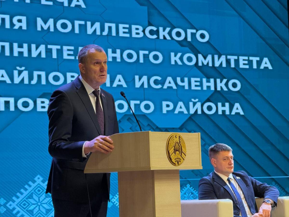 Председатель Могилевского облисполкома Анатолий Исаченко провел встречу с активом Осиповичского района. Фото