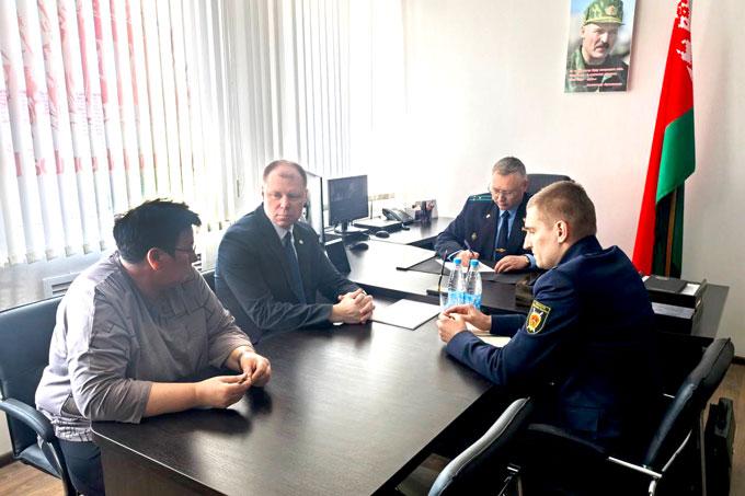 Выездной прием граждан провел в Мстиславле первый заместитель прокурора области Андрей Клышевич