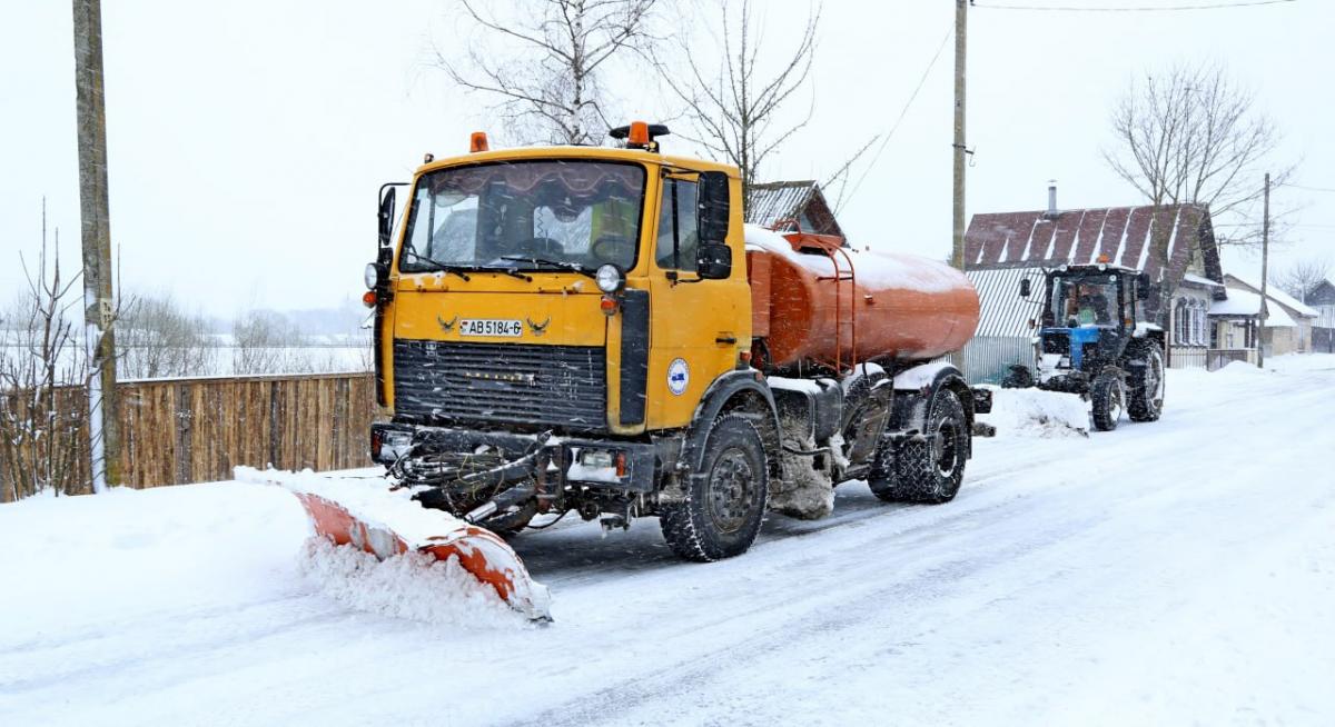 На Шкловщине полным ходом идет расчистка снега