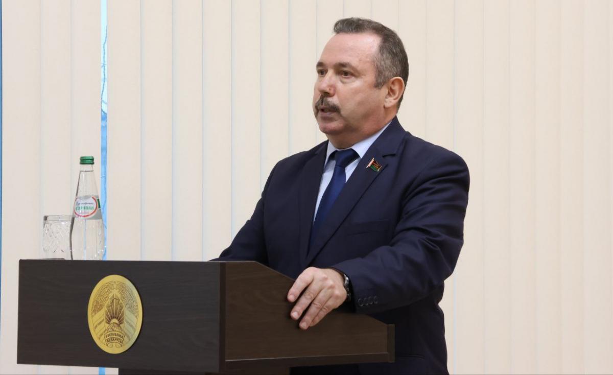 Виктор Ананич провел встречи с трудовыми коллективами в Осиповичах