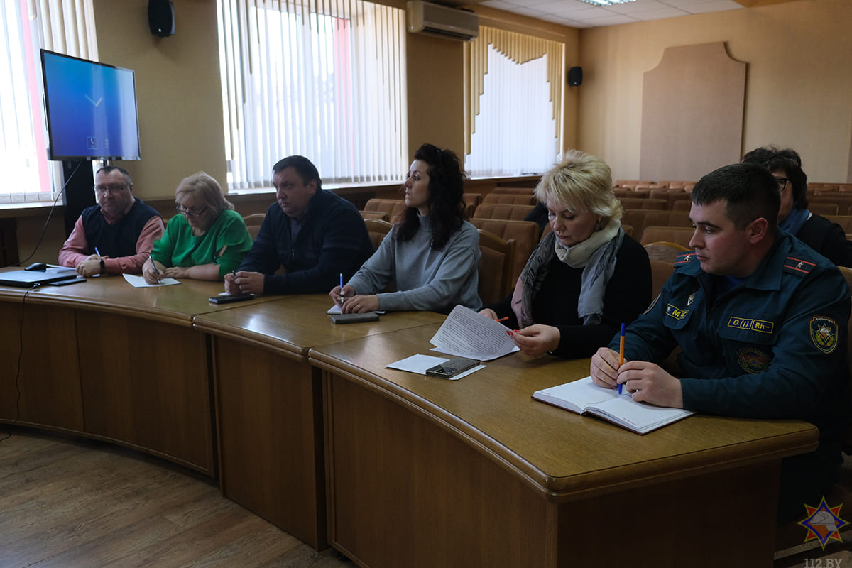 В Бобруйском райисполкоме работала комиссия по предупреждению правонарушений, способствующих гибели людей в жилищном фонде