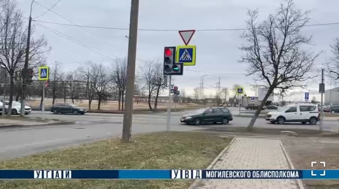 На пересечении улицы Калужской с проспектом Мира добавлена дополнительная секция светофора