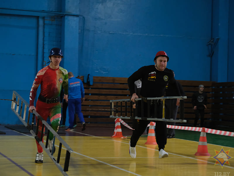 В Бобруйске продолжается турнир пожарных-спасателей