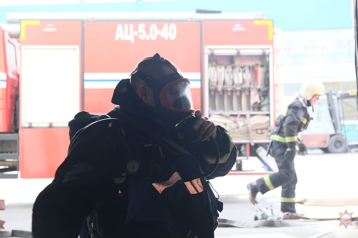 Учения спасателей прошли на ОАО «Управляющая компания холдинга «Бобруйскагромаш»