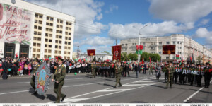 Более 50 тысяч человек стали участниками парада и народного возложения в Могилеве