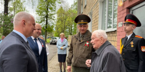 Ветерана Великой Отечественной войны поздравили в преддверии Дня Победы. Фото
