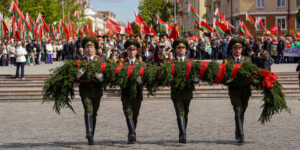 Цветы к Вечному огню и минута молчания. В Могилеве 9 Мая почтили память защитников Отечества