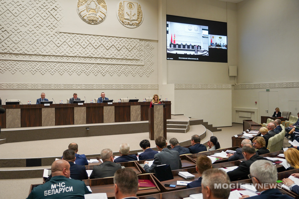 В Могилеве прошла очередная сессия областного Совета депутатов. Фото