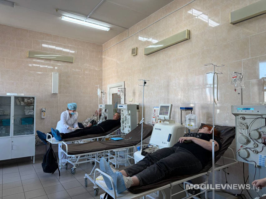 К республиканской акции «Белая Русь» — родная кровь» присоединились могилевчане. Фото