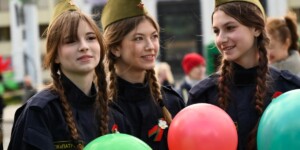 В Могилеве прошел яркий флешмоб, приуроченный к 80 летию Великой Победы