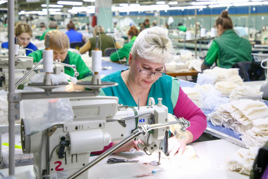 Более половины общего объема выпускаемой продукции легкой промышленности Могилевщины составляют ткани и текстиль