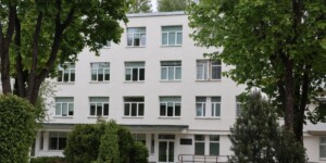 Министр внутренних дел навестил в госпитале участкового инспектора милиции, который был тяжело ранен в Могилеве