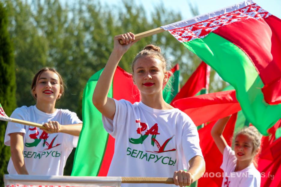 Поздравление с Днем молодежи и студенчества