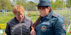 В Могилевском районе инспекторы МЧС напомнили жителям деревни Присно о правилах пожарной безопасности