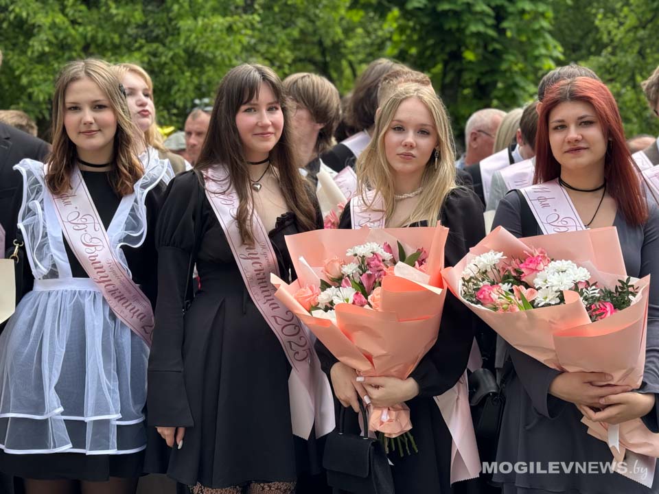 Последний звонок прозвенел в Могилевском государственном областном лицее № 3