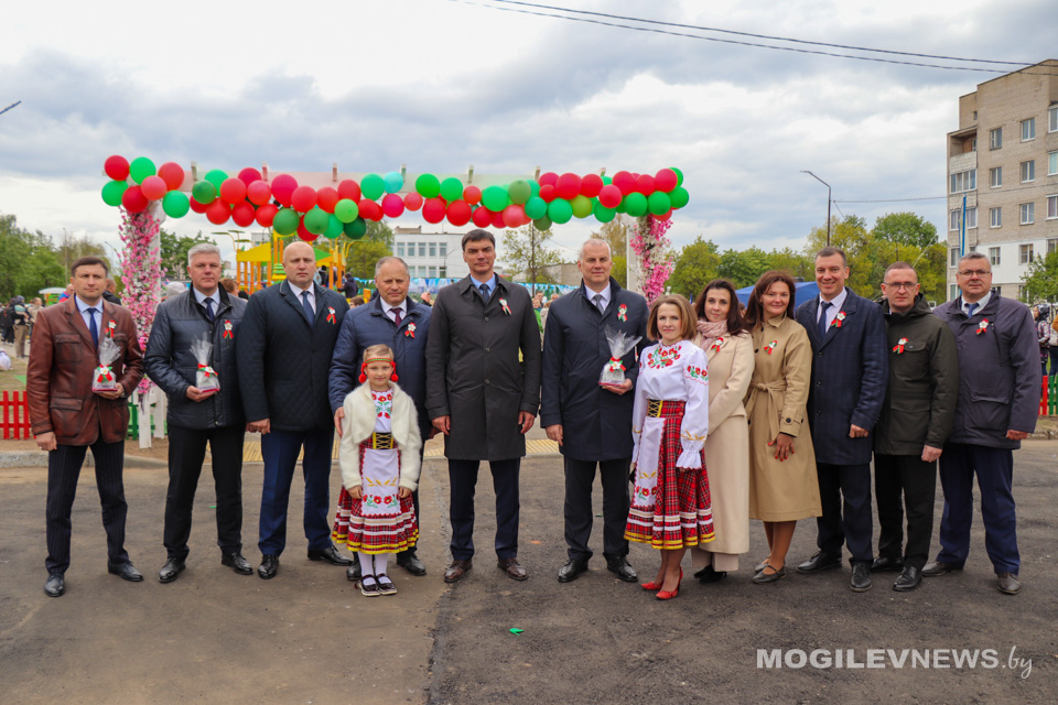 Новая многофункциональная детская площадка появилась в Могилеве. Фото