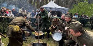 «Могилевский пикник»: конкурс по приготовлению солдатской каши прошел в Печерском лесопарке
