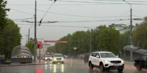 Погода на выходные: дождливо и ветрено, днем до +28°С