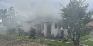 На пожаре в Могилевском районе прохожие спасли женщину