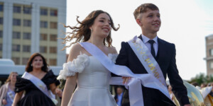«Звездный выпускной — 2025»: более 2 тысяч выпускников Могилева встретили праздник на площади Единства