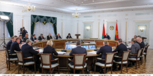 «Нельзя, чтобы уборочная проходила в небрежном режиме». Вот какие вопросы обозначил перед аграриями Лукашенко
